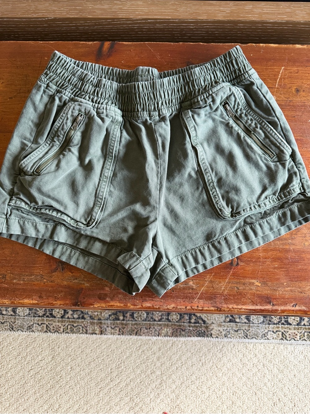 Aerie Olive Green Utility Pull On Shorts size Small
